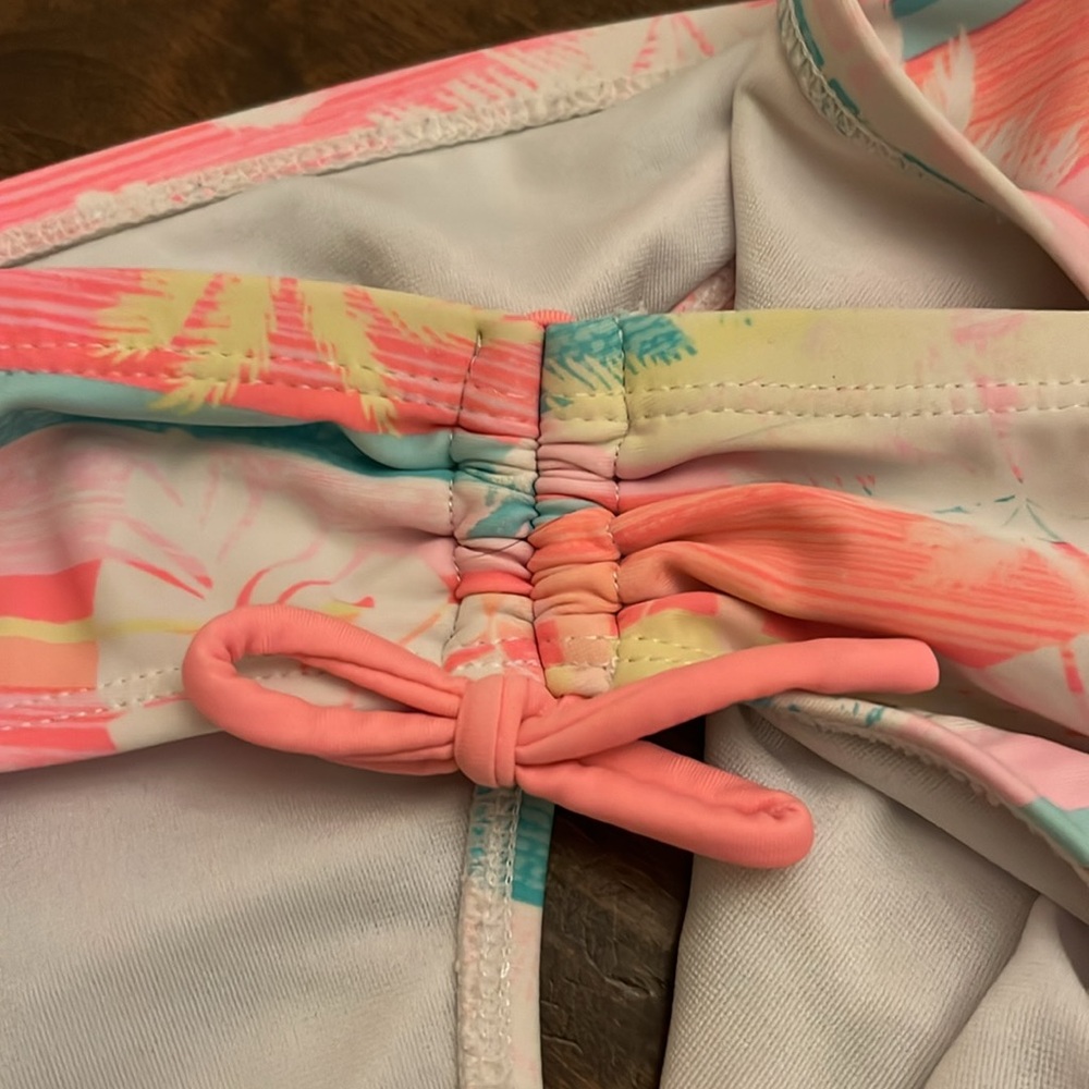 Tropical bikini - Picture 8 of 11